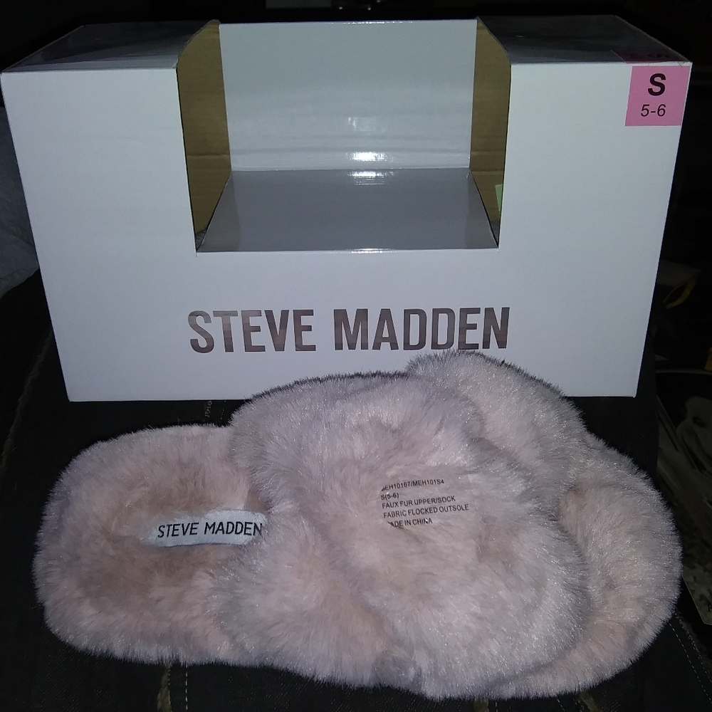 Steve Madden soft plush new slippers 5-6 small pink soft cushy furry faux